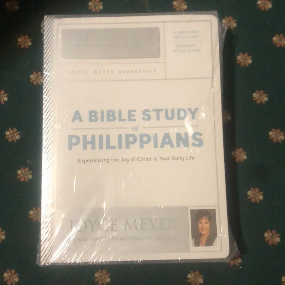 A Bible study of Philippians by Joyce Mayer-students package